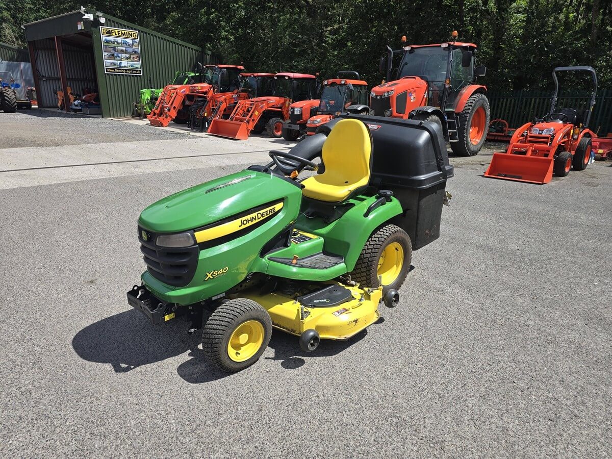 Thumbnail of John Deere X540
