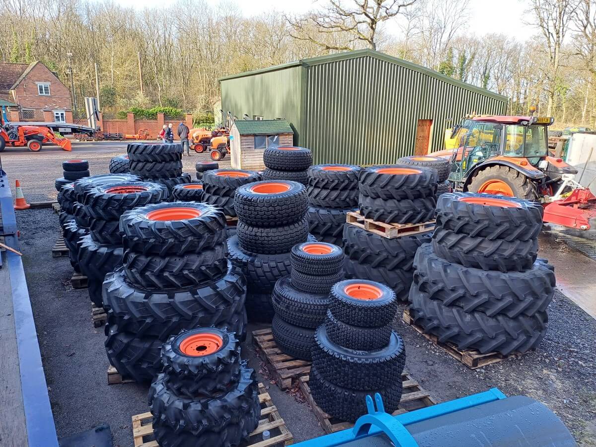 Thumbnail of Wheels & tyres