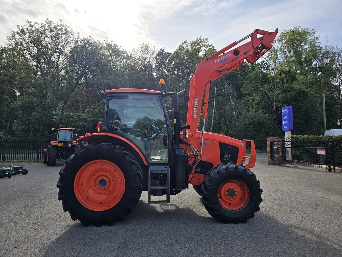 Kubota M125GX-IV