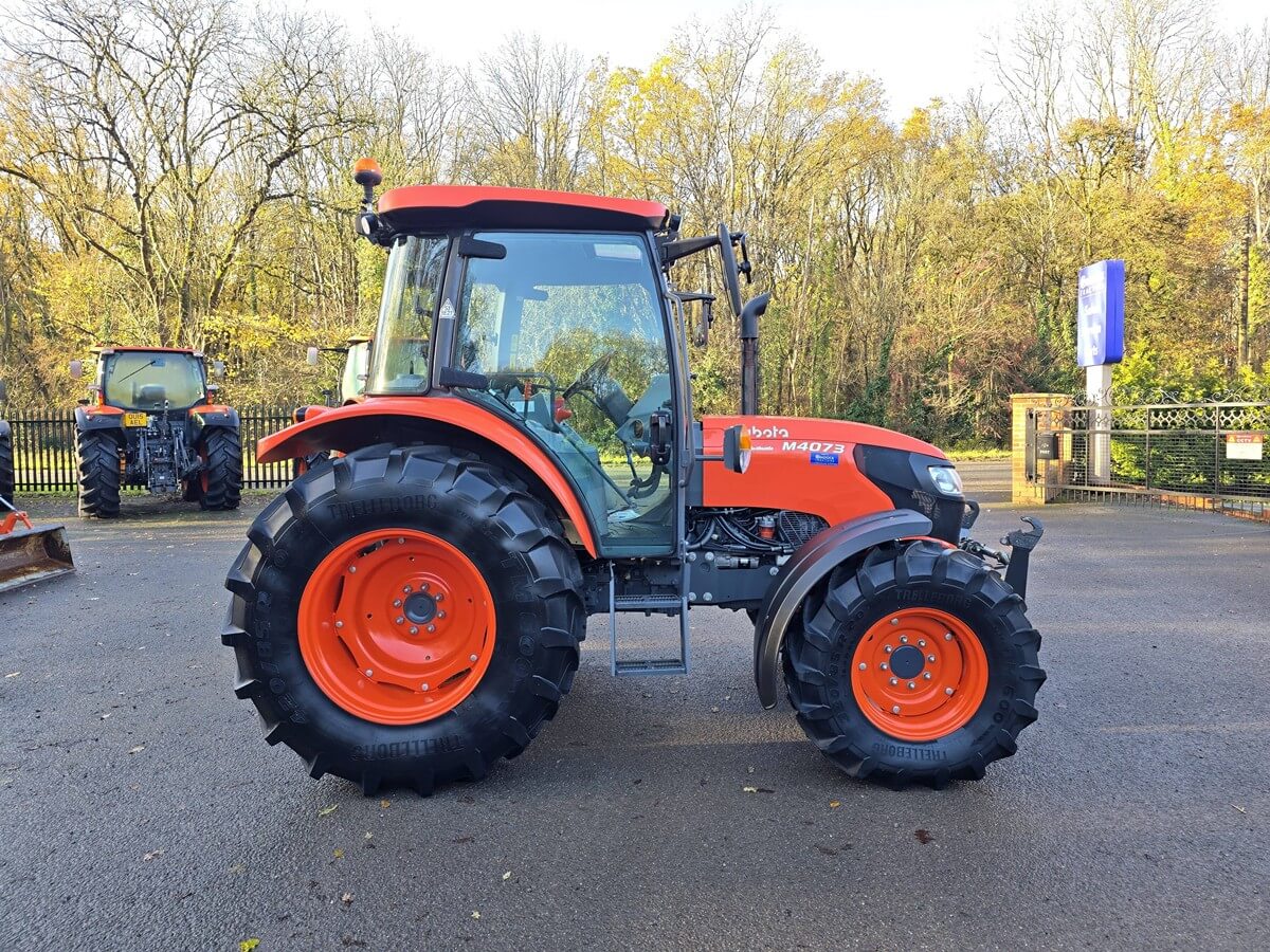 Kubota M4073 Front Linkage