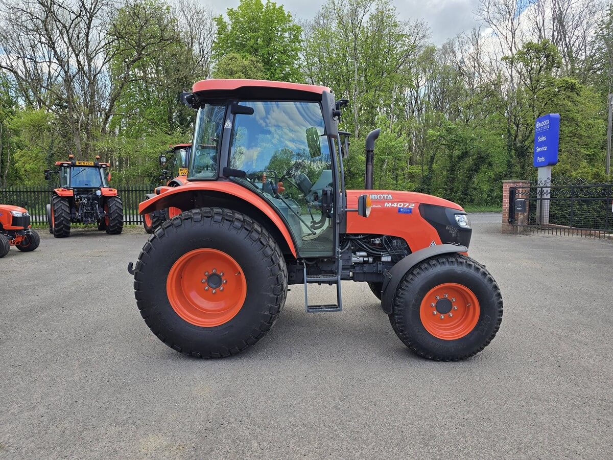 Kubota M4072